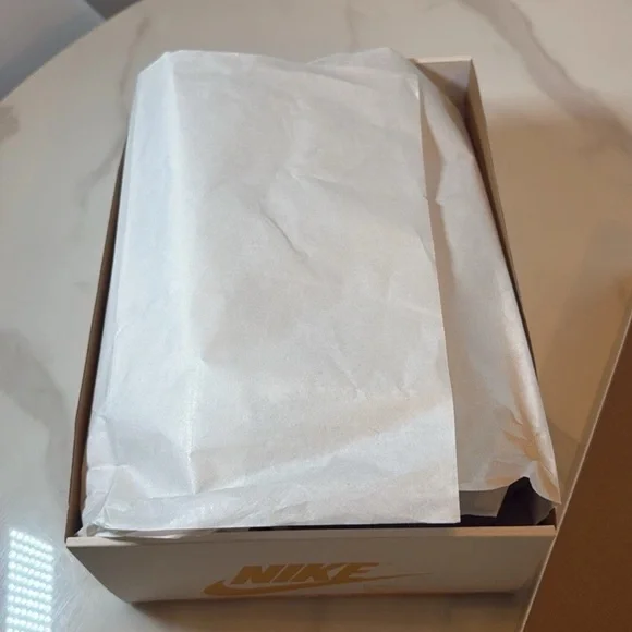 Air Jordan 1 Retro High OG 'Yellow Ochre' - Picture 15 of 15